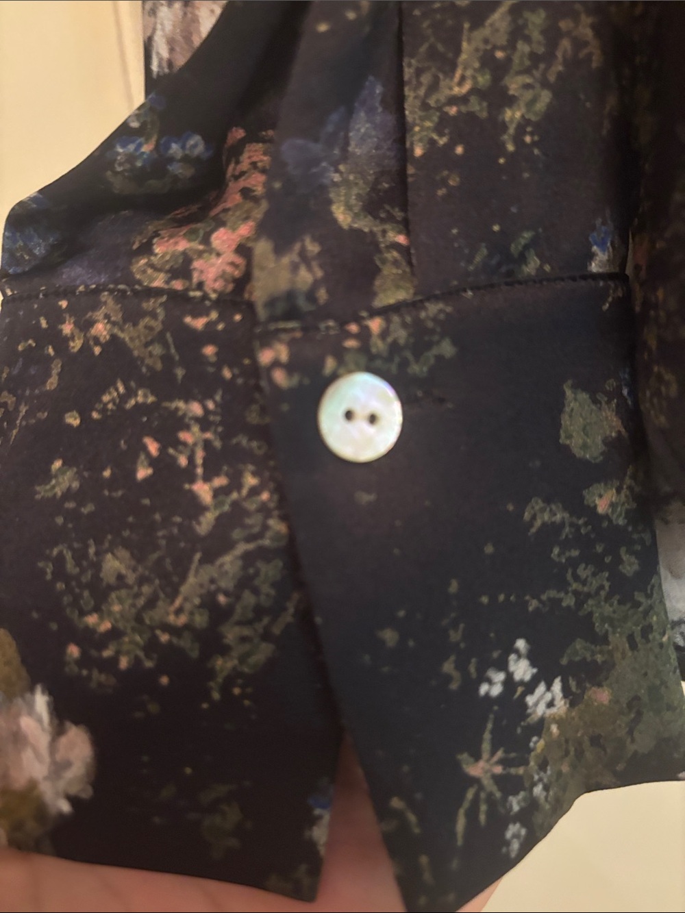 Vince Silk Painted Rose Button-Front Women's Blouse Size L - - Picture 3 of 10
